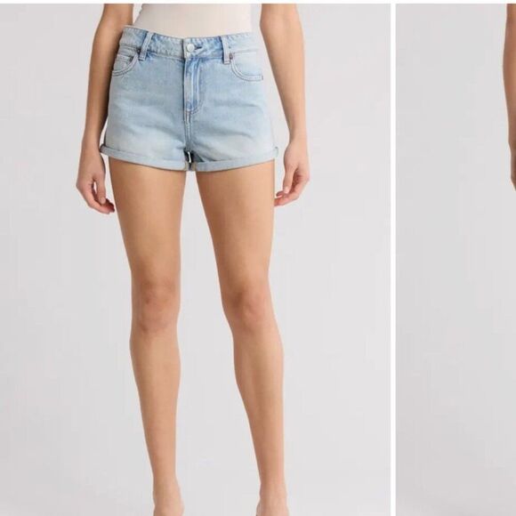 Alice + Olivia Pants - Alice and Olivia Maggie Mr Vintage Cuffed Shorts 27 4 Light Wash S Denim Jean